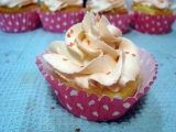 Valentine’s ‘pucker up’ lemon cupcakes